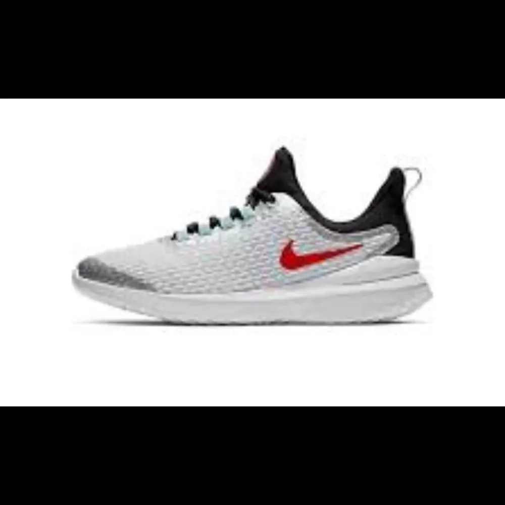 Nike youth renew